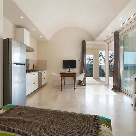 Martha Ostuni